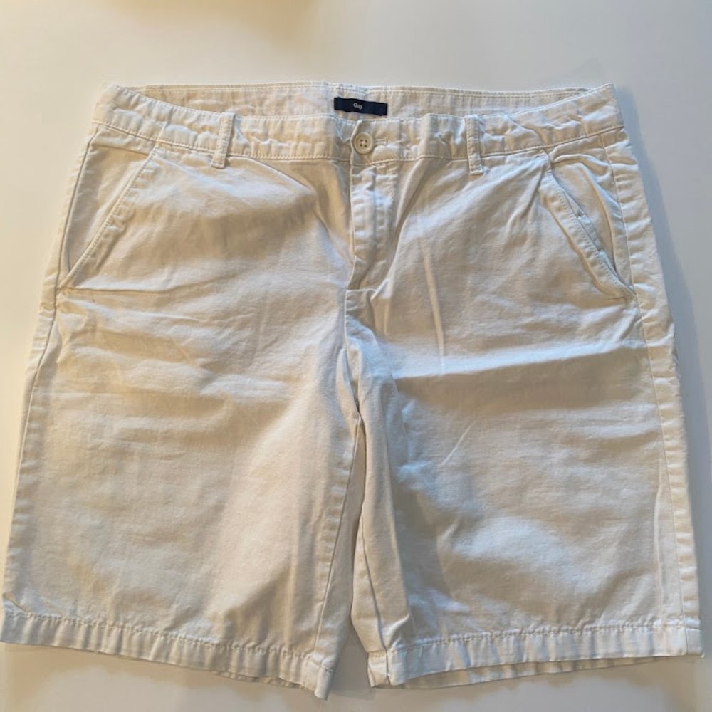 GAP White Bermuda Shorts